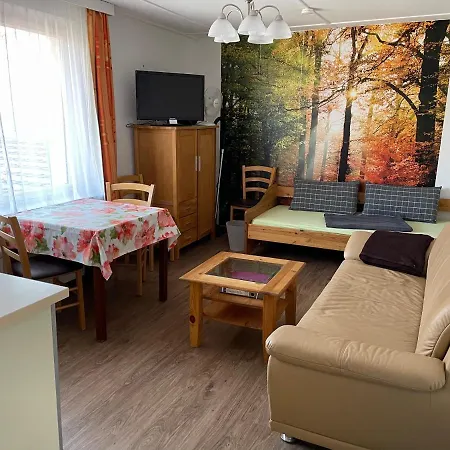 Goldener Anker, Verschiedene Gemuetliche