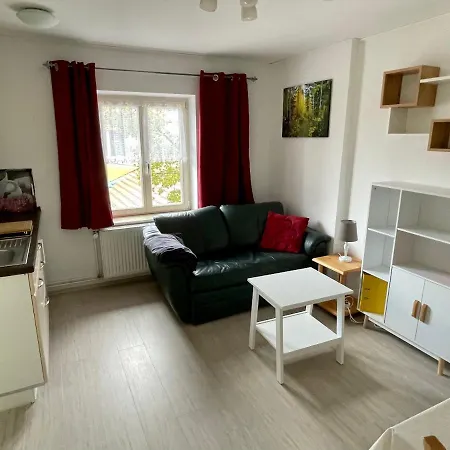 Goldener Anker, Verschiedene Gemuetliche *