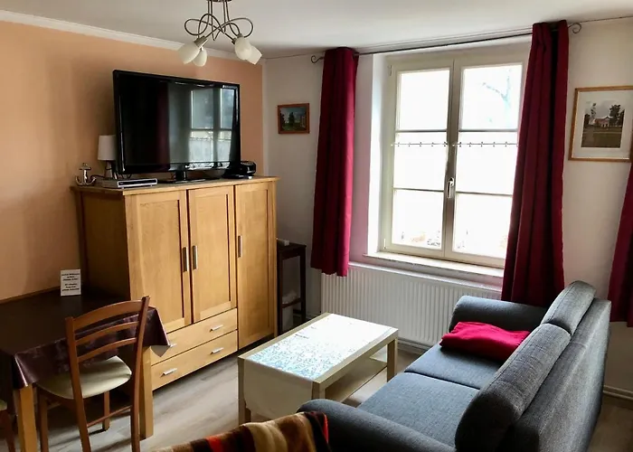 Goldener Anker, Verschiedene Gemuetliche