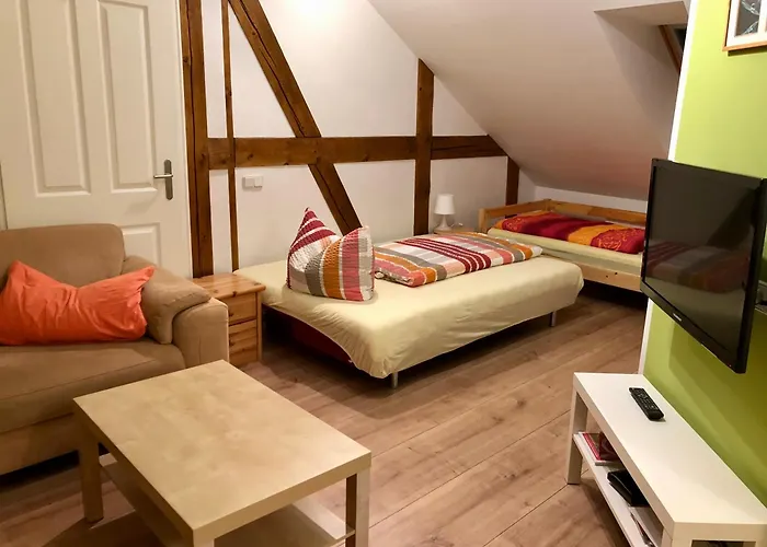 Goldener Anker, Verschiedene Gemuetliche *