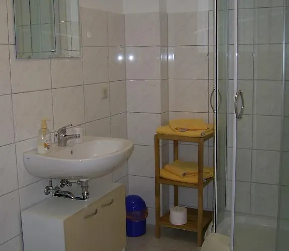 Goldener Anker, Verschiedene Gemuetliche ריינסברג