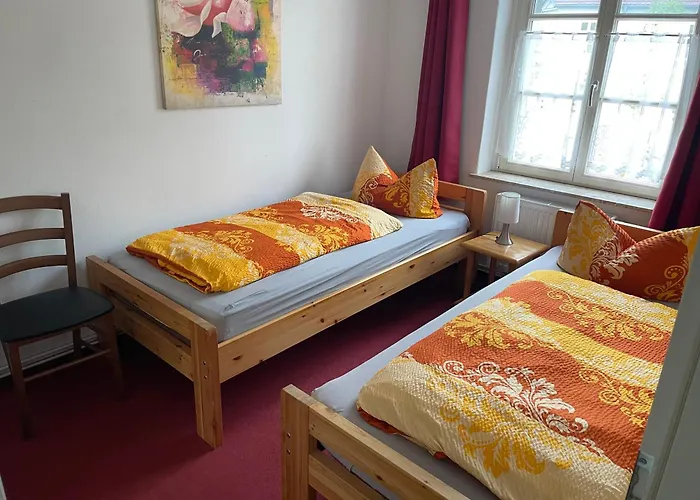 Goldener Anker, Verschiedene Gemuetliche דירה