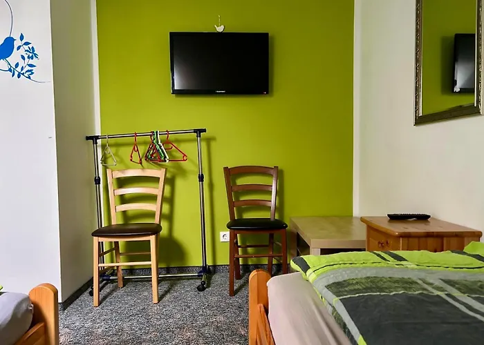 Goldener Anker, Verschiedene Gemuetliche ריינסברג