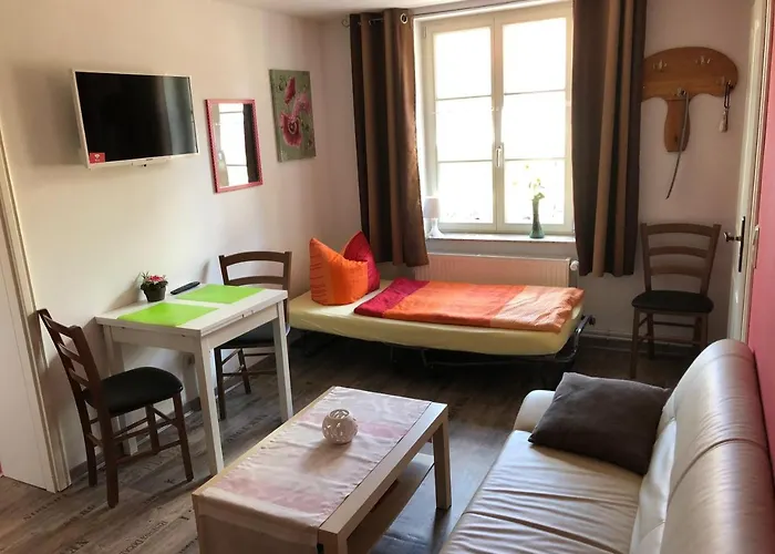 Goldener Anker, Verschiedene Gemuetliche アパート