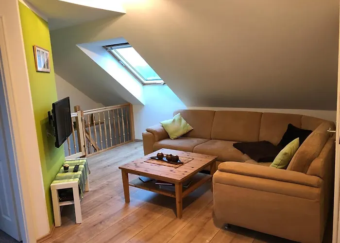 Goldener Anker, Verschiedene Gemuetliche *